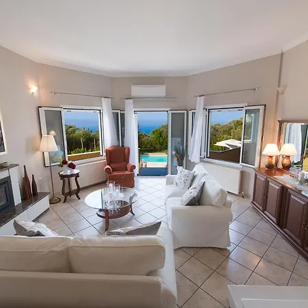 Marilia Villa Tsoukaládhes